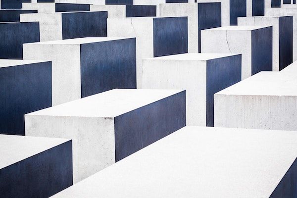 HOW TO CHOOSE THE BEST CONCRETE RESURFACING OPTIONS -concrete slab