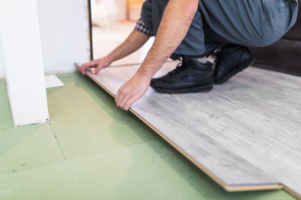 how to fix laminate flooring