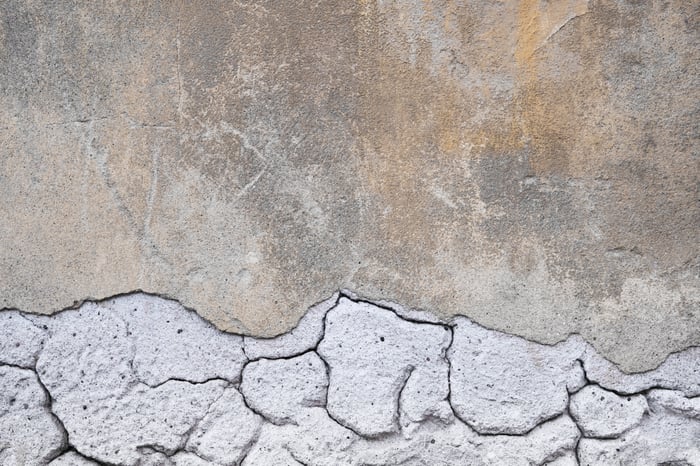 CONCRETE DISCOLORATION