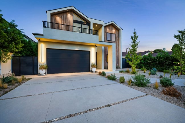 exterior-design-of-a-modern-house-exterior-with-wa-2024-10-15-20-55-36-utc