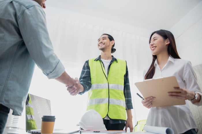CONTRACTOR VS. CONTRACTING COMPANY