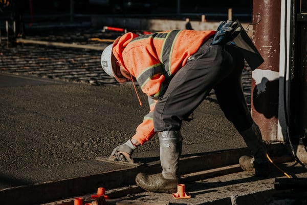 workers-construction-site